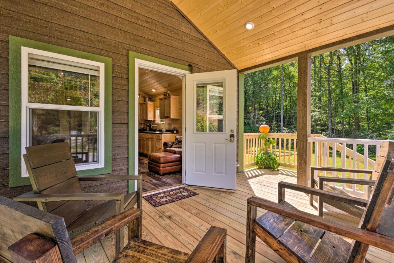 Quaint Mtn Cabin Tiny Living Near Big Adventure Бревард Екстер'єр фото