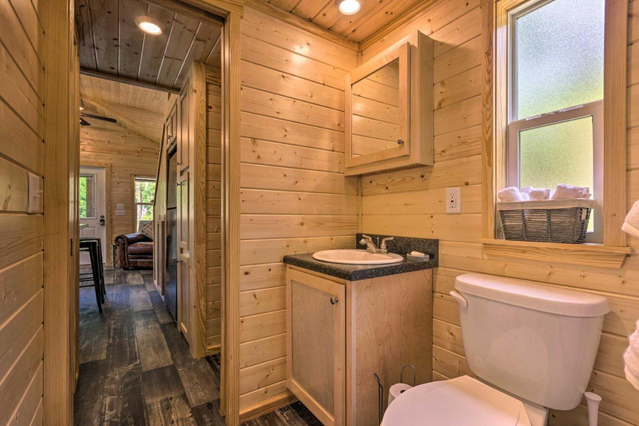 Quaint Mtn Cabin Tiny Living Near Big Adventure Бревард Екстер'єр фото