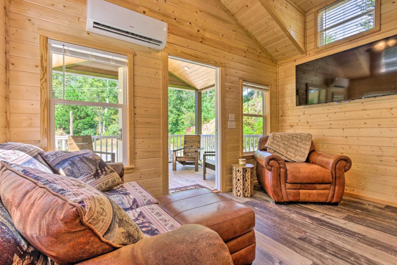 Quaint Mtn Cabin Tiny Living Near Big Adventure Бревард Екстер'єр фото